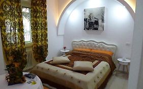 Monaco Rooms